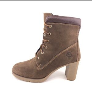 Timberland Earthkeepers Glancy 6-Inch Lace-Up
Women's Boots Size 8.5